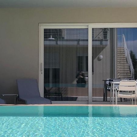 *Central Lakeside Apt*Swimming Pool & Free Parking 페스키에라델가르다 외부 사진